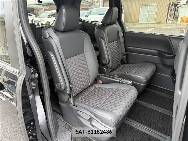 Toyota VOXY 2022-11 8055662-15