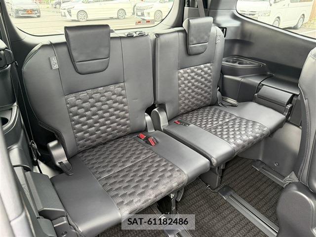 Toyota VOXY 2022-11 8055662-16