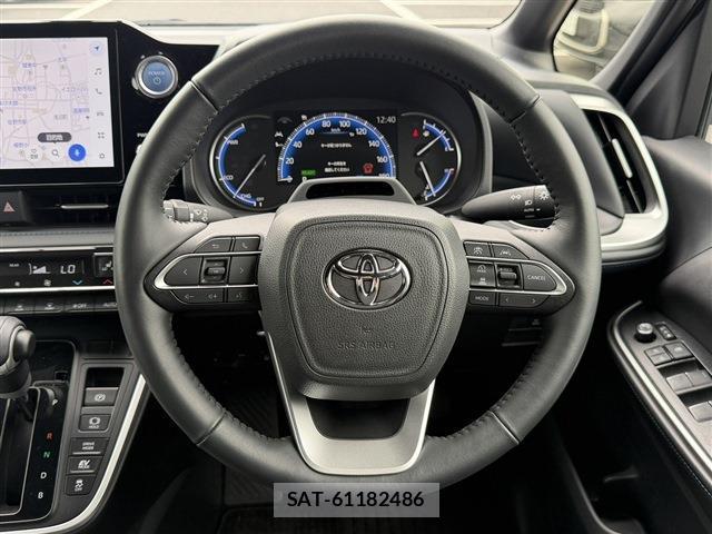 Toyota VOXY 2022-11 8055662-19
