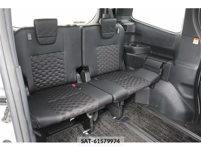 Toyota VOXY 2023-04 8055665-16