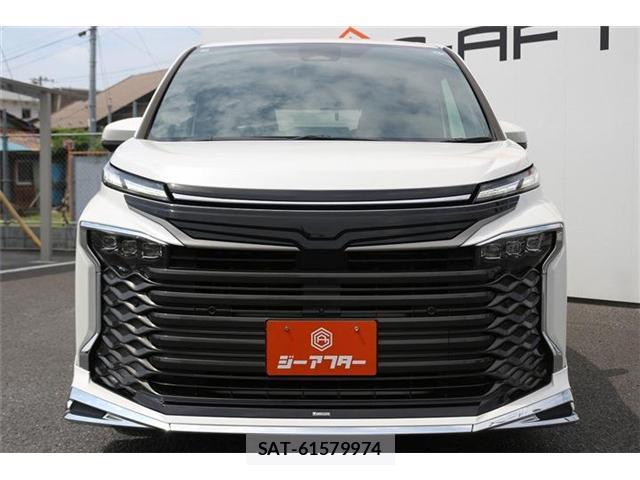 Toyota VOXY 2023-04 8055665-7
