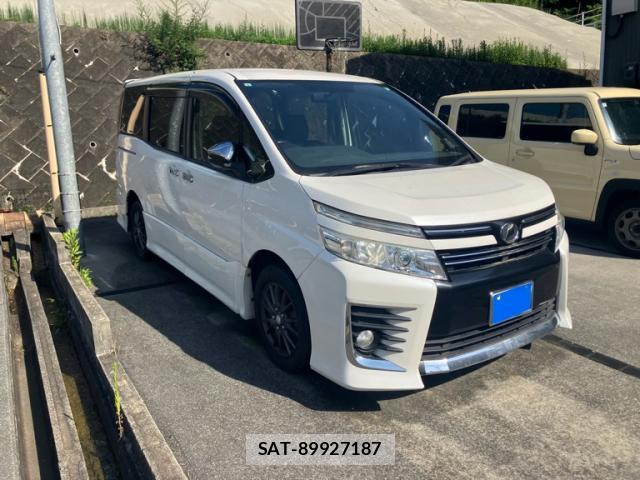 Toyota VOXY 2015-08 8055675-0