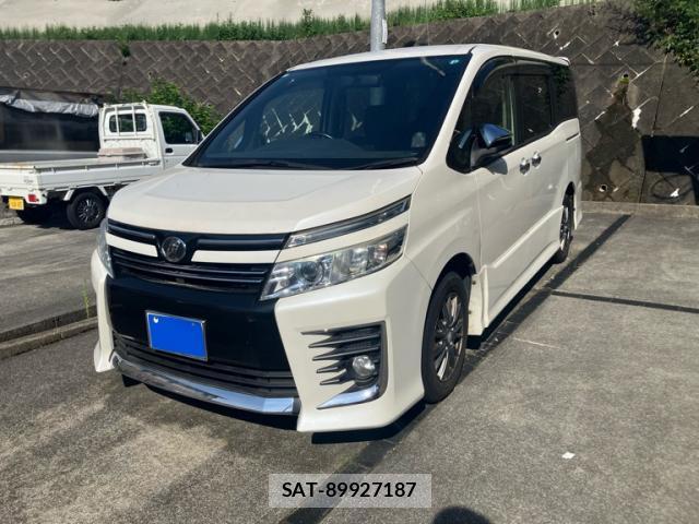 Toyota VOXY 2015-08 8055675-1
