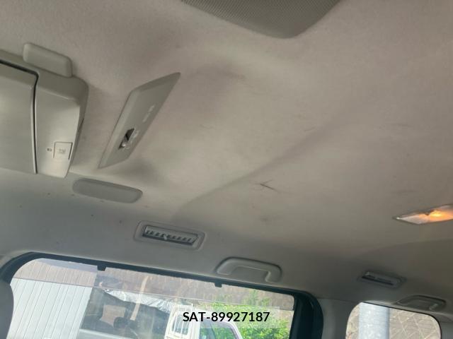 Toyota VOXY 2015-08 8055675-16