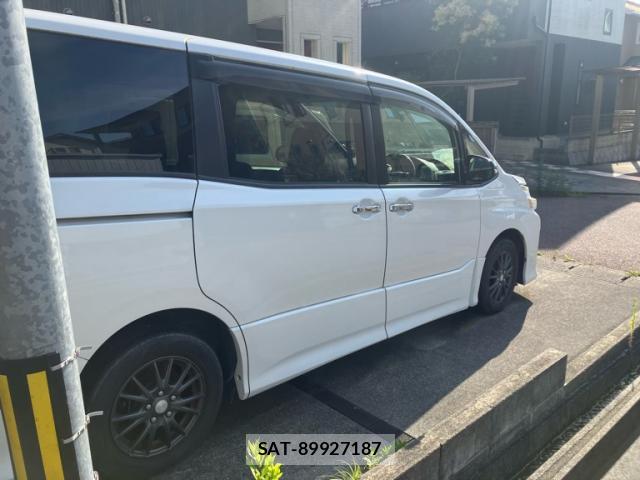 Toyota VOXY 2015-08 8055675-3