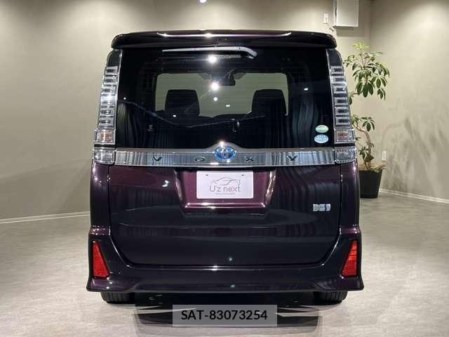 Toyota VOXY 2017-08 8055876-1
