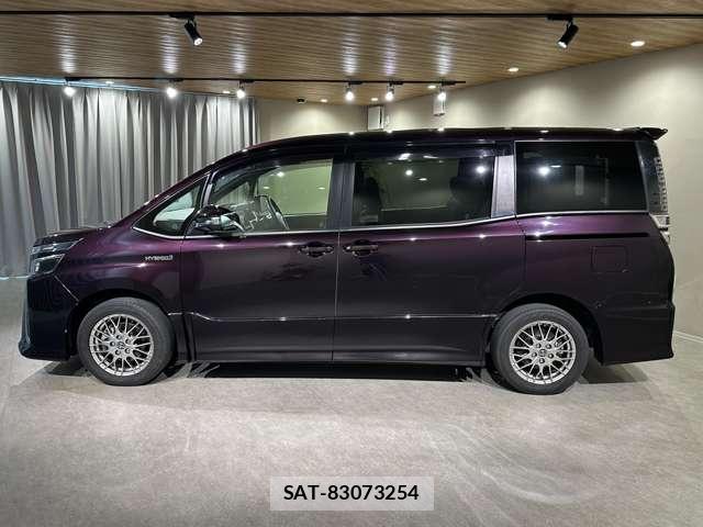 Toyota VOXY 2017-08 8055876-10