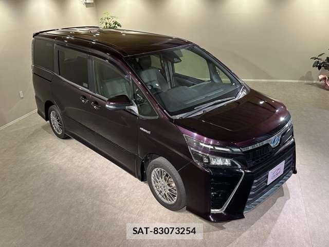 Toyota VOXY 2017-08 8055876-11