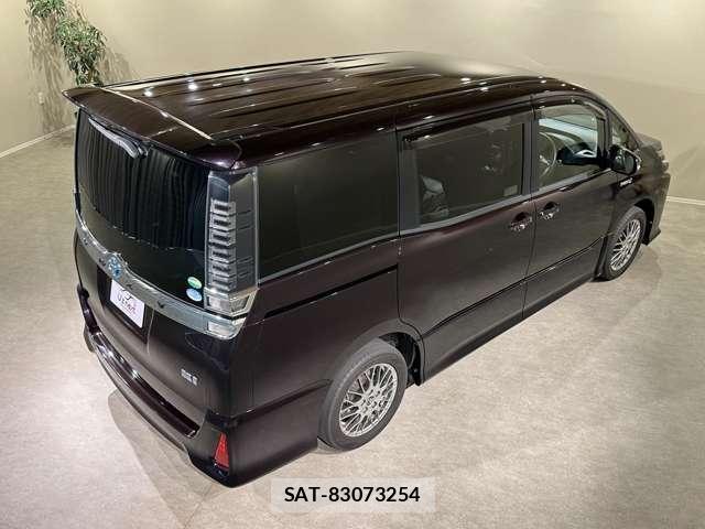 Toyota VOXY 2017-08 8055876-13
