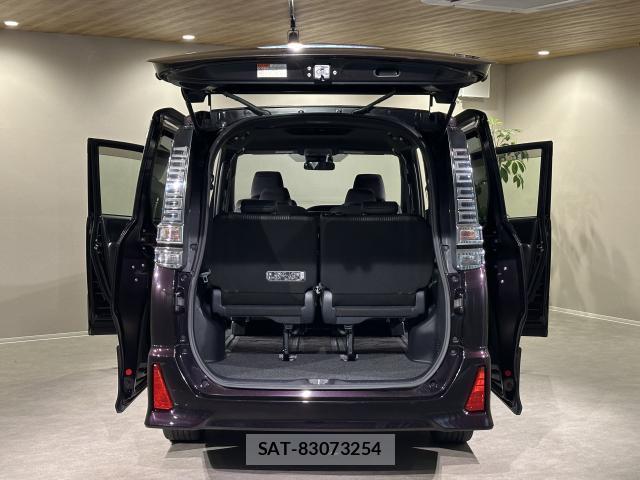 Toyota VOXY 2017-08 8055876-18