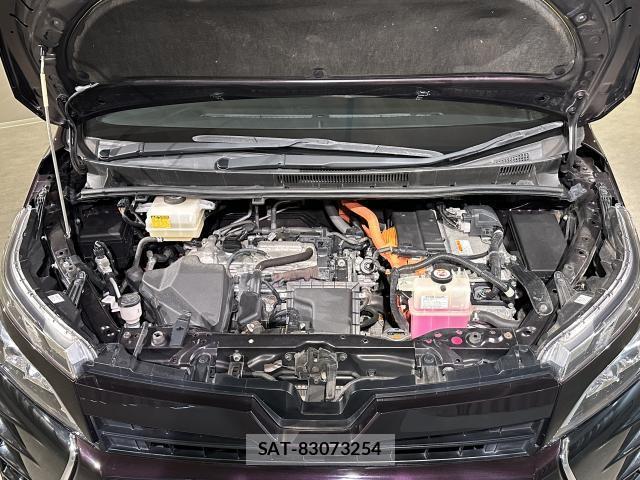 Toyota VOXY 2017-08 8055876-7