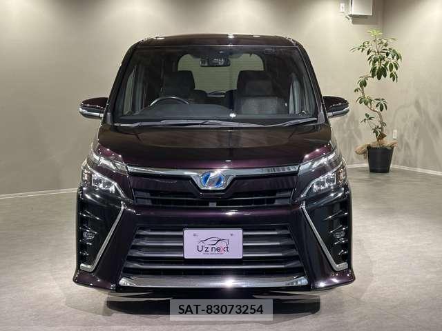 Toyota VOXY 2017-08 8055876-9