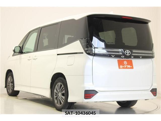 Toyota VOXY 2022-12 8055887-9