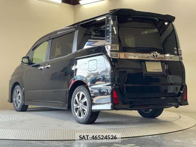 Toyota VOXY 2019-02 8055919-11