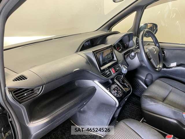 Toyota VOXY 2019-02 8055919-13