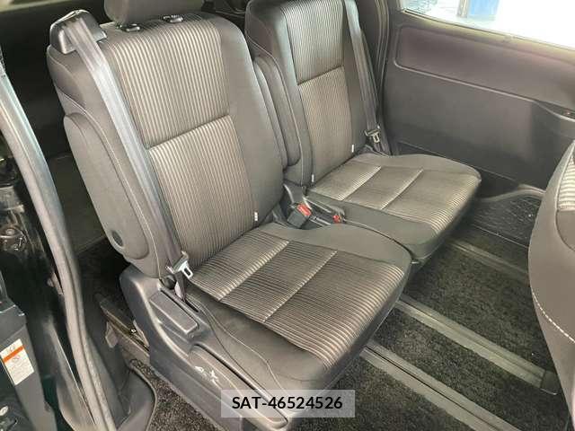 Toyota VOXY 2019-02 8055919-14