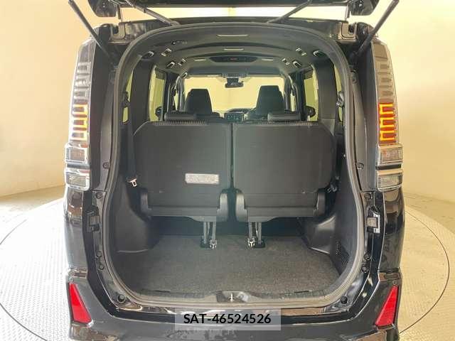 Toyota VOXY 2019-02 8055919-17