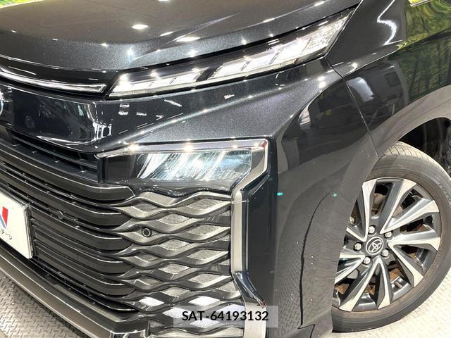Toyota VOXY 2023-07 8055940-10