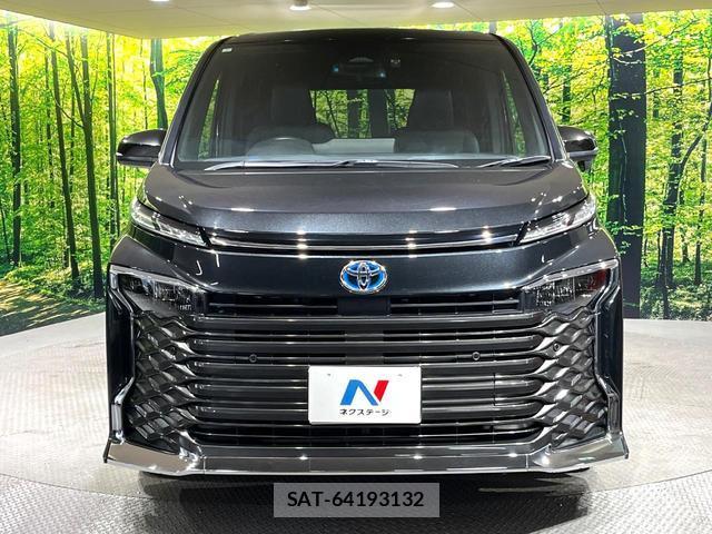 Toyota VOXY 2023-07 8055940-12