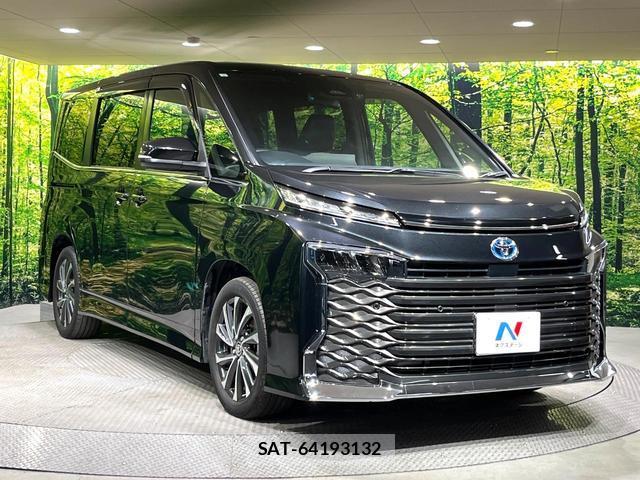 Toyota VOXY 2023-07 8055940-14