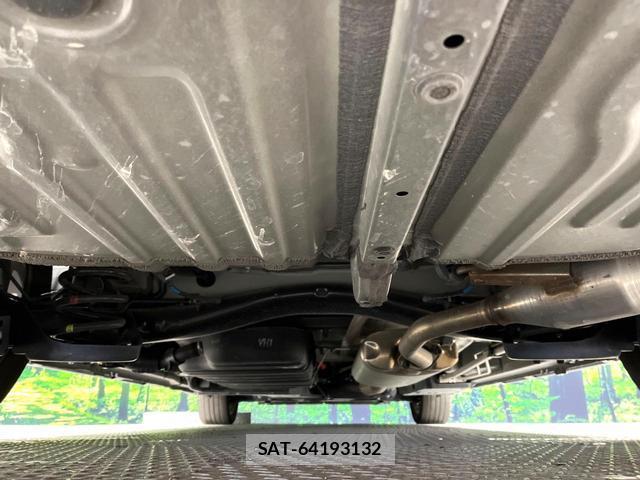 Toyota VOXY 2023-07 8055940-17