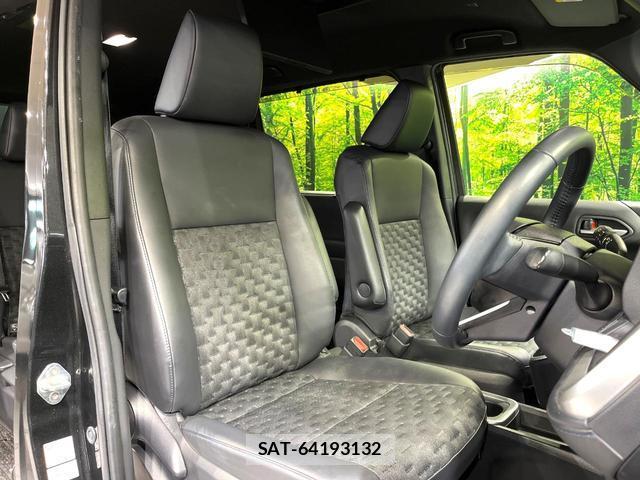 Toyota VOXY 2023-07 8055940-6