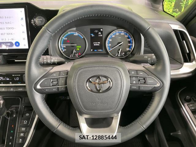 Toyota VOXY 2024-03 8056006-11