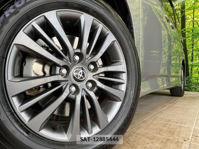 Toyota VOXY 2024-03 8056006-13