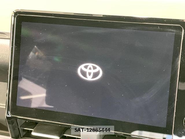 Toyota VOXY 2024-03 8056006-3