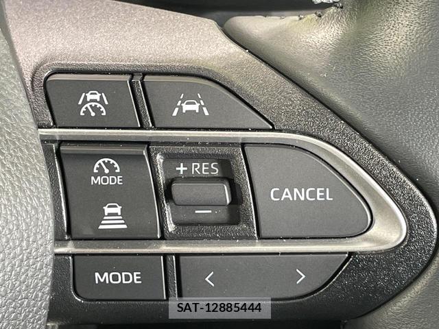 Toyota VOXY 2024-03 8056006-6