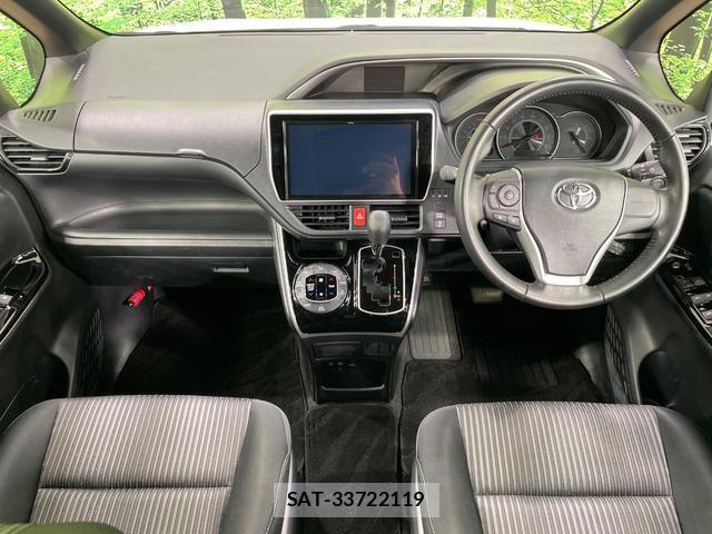 Toyota VOXY 2019-10 8056007-1