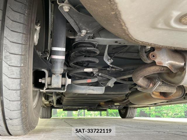 Toyota VOXY 2019-10 8056007-19