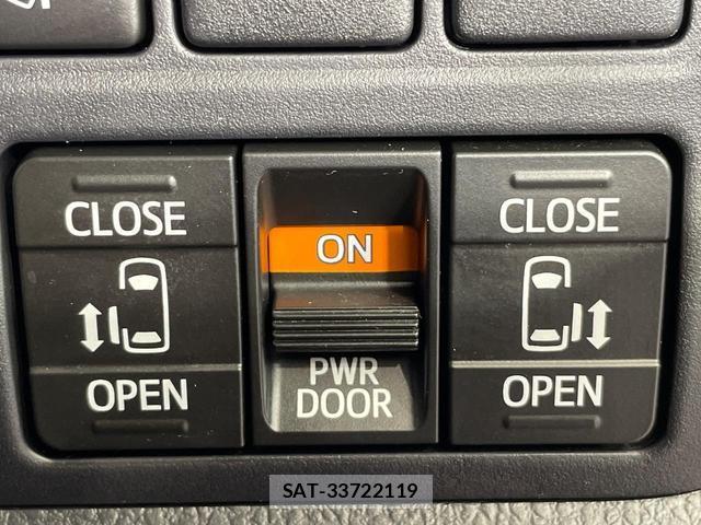 Toyota VOXY 2019-10 8056007-5