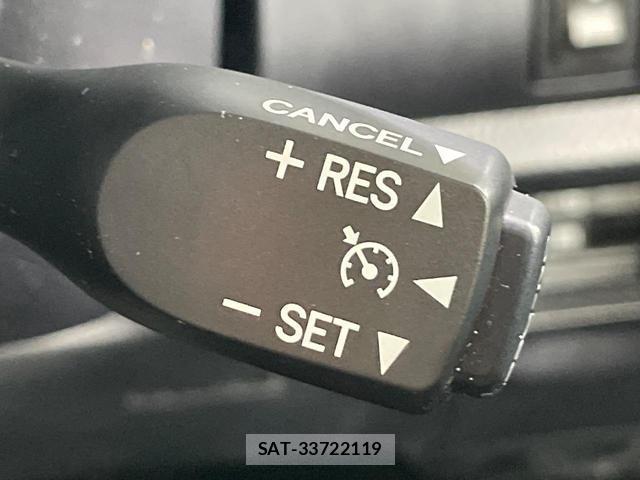 Toyota VOXY 2019-10 8056007-6