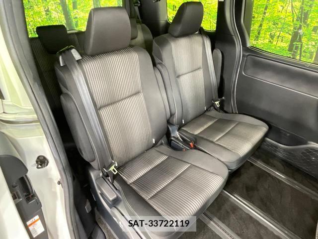 Toyota VOXY 2019-10 8056007-8