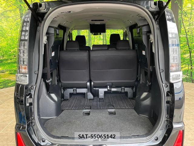 Toyota VOXY 2016-10 8056013-10