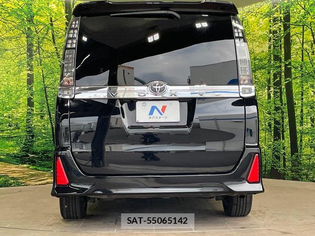 Toyota VOXY 2016-10 8056013-15