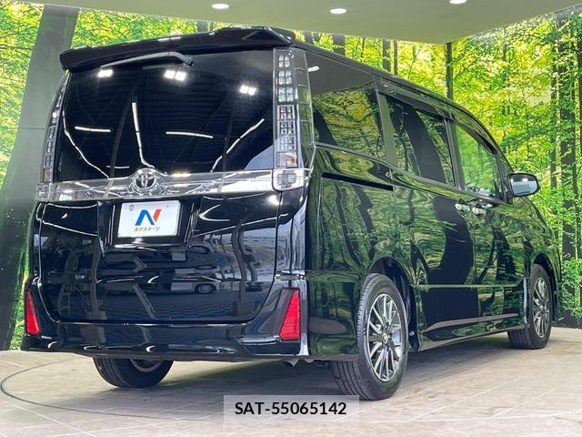 Toyota VOXY 2016-10 8056013-16