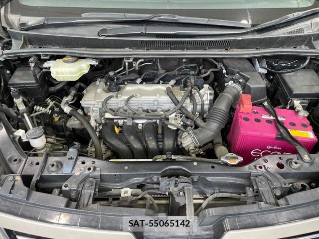 Toyota VOXY 2016-10 8056013-17