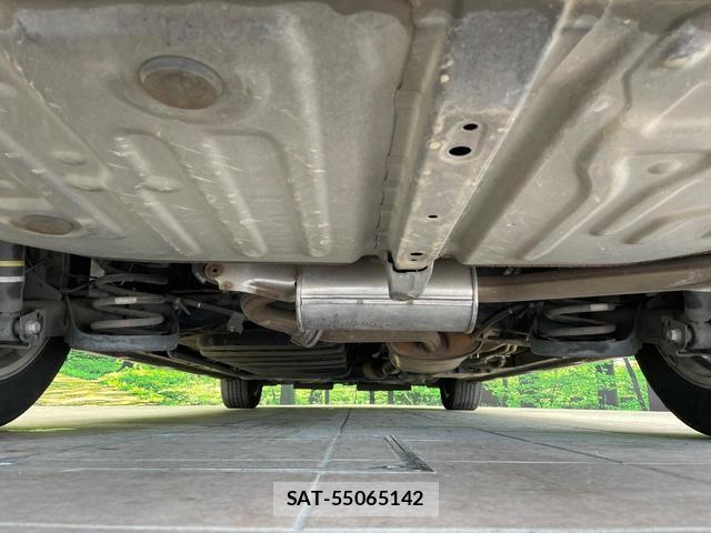 Toyota VOXY 2016-10 8056013-18