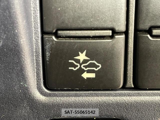 Toyota VOXY 2016-10 8056013-5