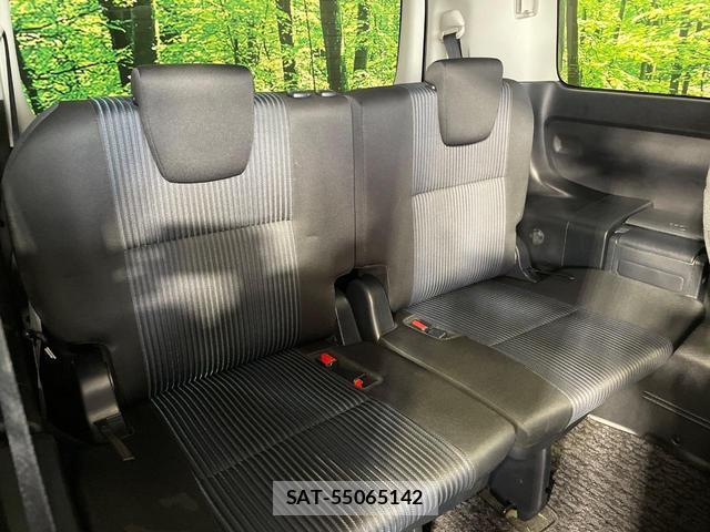 Toyota VOXY 2016-10 8056013-9