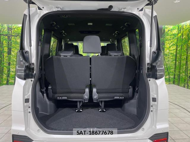 Toyota VOXY 2024-11 8056032-10