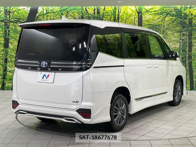 Toyota VOXY 2024-11 8056032-17
