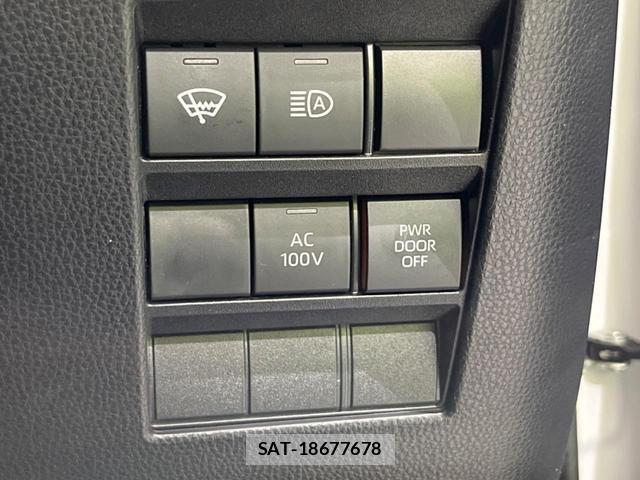 Toyota VOXY 2024-11 8056032-4