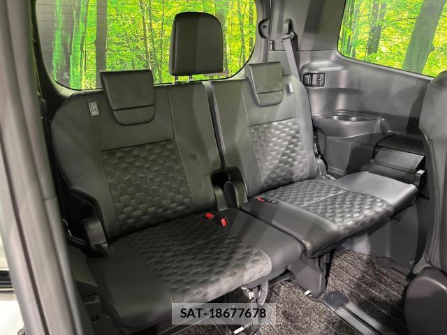 Toyota VOXY 2024-11 8056032-9