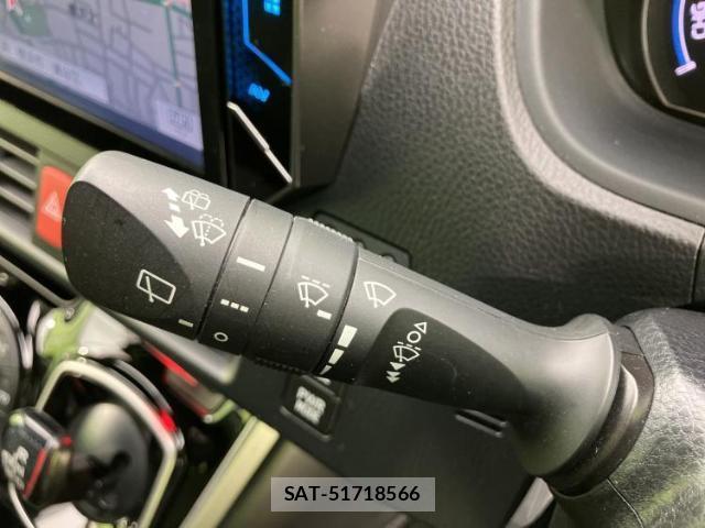 Toyota VOXY 2018-06 8056089-16