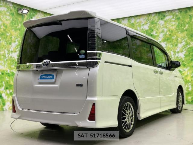 Toyota VOXY 2018-06 8056089-2