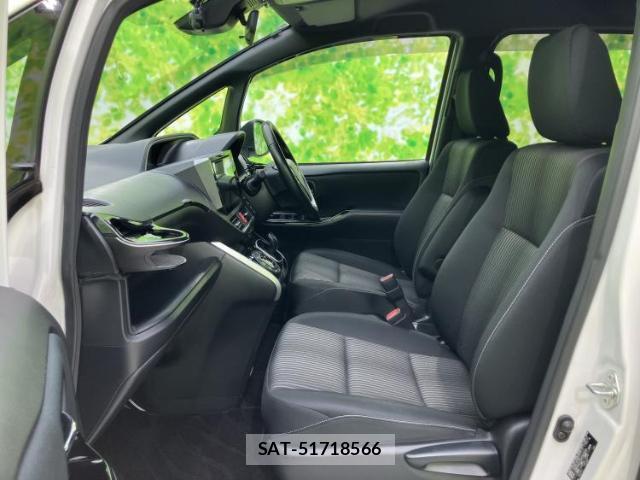 Toyota VOXY 2018-06 8056089-6