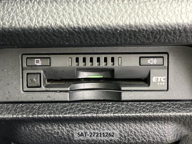 Toyota VOXY 2018-12 8056109-17